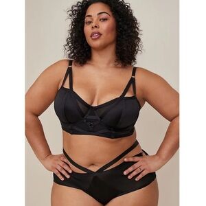 TORRID NWT STRAPPY SATIN SET